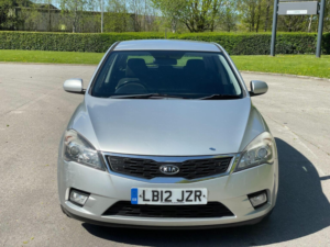 2012 Kia Ceed 1.6 Crdi 2 Auto Euro 5 5dr in Silver — image 2