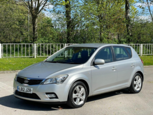 2012 Kia Ceed 1.6 Crdi 2 Auto Euro 5 5dr in Silver — image 3