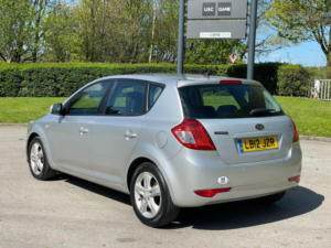 2012 Kia Ceed 1.6 Crdi 2 Auto Euro 5 5dr in Silver — image 5