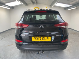 2017 Hyundai Tucson 1.7 Crdi Blue Drive Se Nav SUV 5dr Diesel Manual Euro 6 (s/s) (116 Ps) in Black — image 4