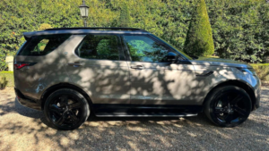 2022 Land Rover Discovery 3.0 D300 Mhev R-Dynamic Hse Auto 4WD Euro 6 (s/s) 5dr in Bronze — image 6