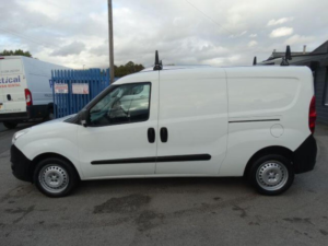 2015 Vauxhall Combo 1.3 Cdti 2300 16v Fwd L2 H1 3dr in White — image 5