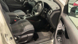 2014 Nissan Qashqai 1.2 Dig-T Acenta Premium 2WD Euro 5 (s/s) 5dr in White — image 2