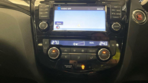 2014 Nissan Qashqai 1.2 Dig-T Acenta Premium 2WD Euro 5 (s/s) 5dr in White — image 4
