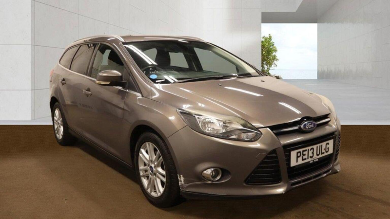 2013 Ford Focus 1.6 Tdci Titanium Euro 5 (s/s) 5dr in Brown — image 1
