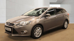 2013 Ford Focus 1.6 Tdci Titanium Euro 5 (s/s) 5dr in Brown — image 3