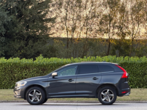 2014 Volvo Xc60 2.0 D4 R-Design Lux Nav Euro 6 (s/s) 5dr in Grey — image 4