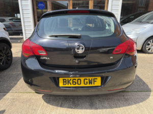 2010 Vauxhall Astra 1.6 16v Exclusiv in Black — image 4