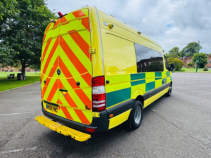 2018 Mercedes-Benz Sprinter 3.0 519 Cdi in Yellow — image 5