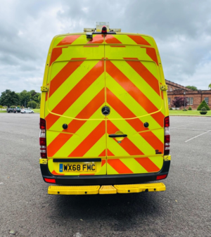 2018 Mercedes-Benz Sprinter 3.0 519 Cdi in Yellow — image 6