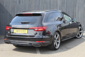 2019 Audi A4 Avant 2.0 Tdi 35 Black Edition in Black — image 6