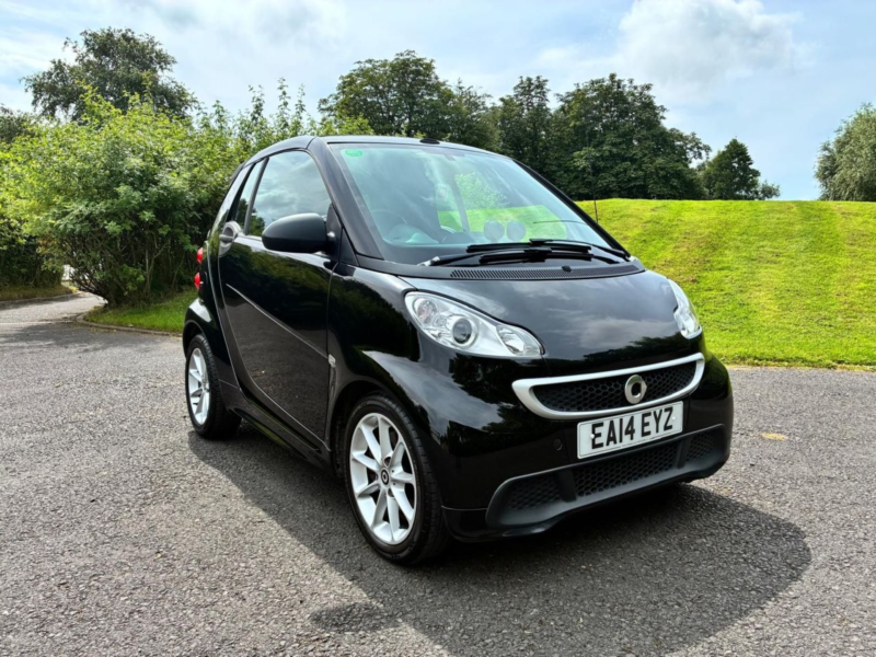 2014 Smart Fortwo 1.0 Mhd Passion Cabriolet 2dr Petrol Softtouch Euro 5 (s/s) (71 Bhp) in Black — image 1