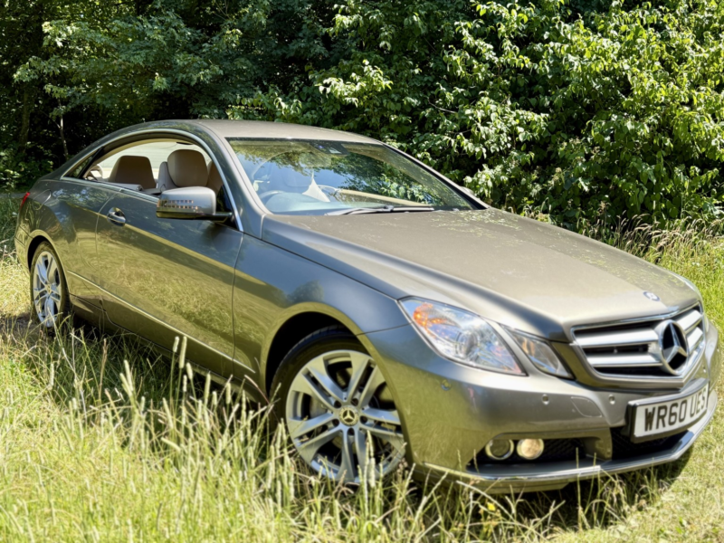 2010 Mercedes-Benz E Class E250 Cdi (201) Se*leather-Bt-Fsh-Cruise*outstanding* in Grey — image 1