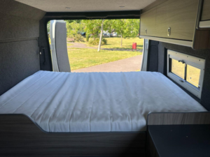 2018 Citroen Relay Off Grid Camper Van 2.0 Bluehdi 35 Enterprise in White — image 3