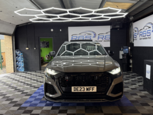 2023 Audi Rsq8 4.0 Tfsi V8 Vorsprung in Grey — image 2