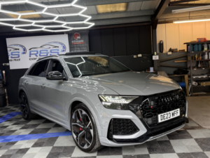 2023 Audi Rsq8 4.0 Tfsi V8 Vorsprung in Grey — image 4