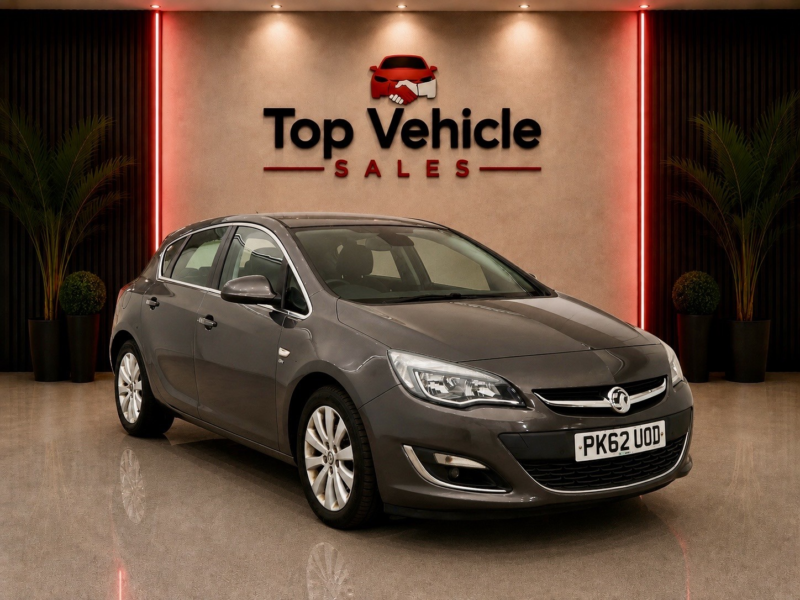 2012 Vauxhall Astra 2.0 Cdti Elite in Grey — image 1