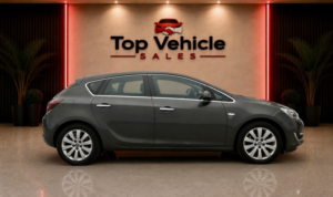 2012 Vauxhall Astra 2.0 Cdti Elite in Grey — image 5