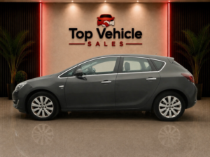 2012 Vauxhall Astra 2.0 Cdti Elite in Grey — image 6