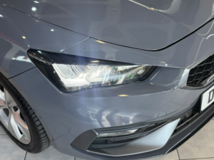 2025 SEAT Leon 1.5 Etsi Mhev Fr in Grey — image 3