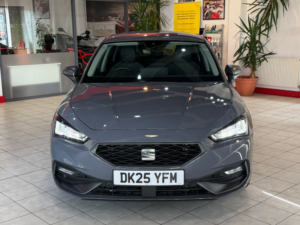 2025 SEAT Leon 1.5 Etsi Mhev Fr in Grey — image 4