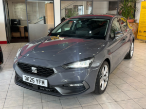 2025 SEAT Leon 1.5 Etsi Mhev Fr in Grey — image 5