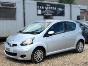 2010 Toyota Aygo 1.0 Vvt-I Platinum Euro 4 5dr in Silver — image 4