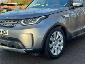 2019 Land Rover Discovery 3.0 Sd V6 Hse Luxury Auto 4WD Euro 6 (s/s) 5dr in Grey — image 4