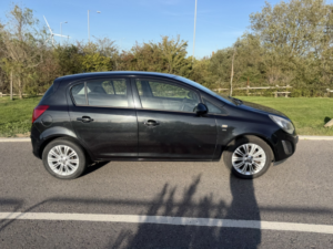 2015 Vauxhall Corsa 1.2 16v Se in Black — image 5
