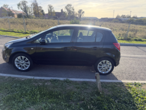 2015 Vauxhall Corsa 1.2 16v Se in Black — image 6