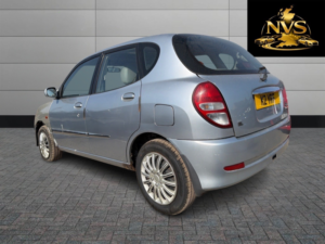 2004 Daihatsu Sirion 1.0 El in Silver — image 5