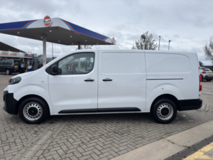 2024 Peugeot Expert 1.5 Bluehdi Professional in White — image 4