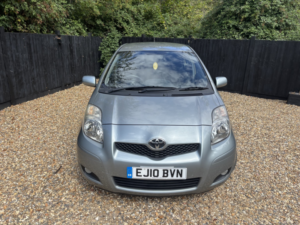 2010 Toyota Yaris 1.3 Dual Vvt-I Tr in Silver — image 4