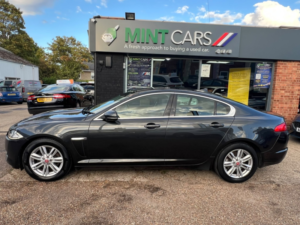 2014 Jaguar Xf 2.2 D Luxury in Grey — image 4