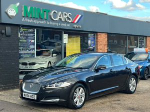 2014 Jaguar Xf 2.2 D Luxury in Grey — image 6