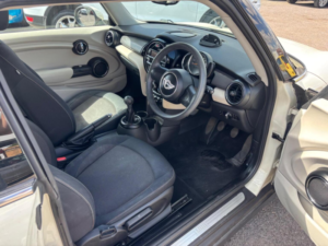 2014 MINI Hatch 1.2 One Euro 6 (s/s) 3dr in White — image 3