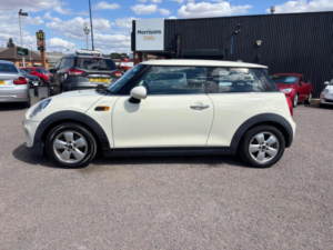 2014 MINI Hatch 1.2 One Euro 6 (s/s) 3dr in White — image 4