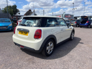 2014 MINI Hatch 1.2 One Euro 6 (s/s) 3dr in White — image 6