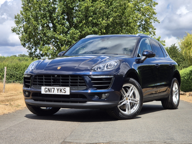 2017 Porsche Macan 3.0 Td V6 S in Blue — image 1