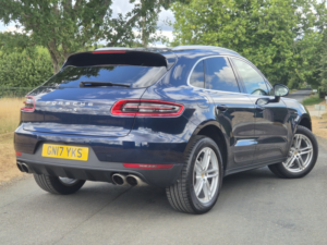 2017 Porsche Macan 3.0 Td V6 S in Blue — image 2