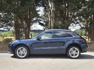 2017 Porsche Macan 3.0 Td V6 S in Blue — image 4