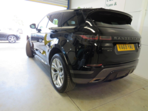 2020 Land Rover Range Rover Evoque 2.0 D180 R-Dynamic Se Auto 4WD Euro 6 (s/s) 5dr in Black — image 4
