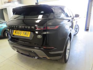 2020 Land Rover Range Rover Evoque 2.0 D180 R-Dynamic Se Auto 4WD Euro 6 (s/s) 5dr in Black — image 6