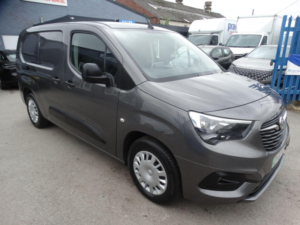 2022 Vauxhall Combo Electric 2300 50kwh Sportive Auto L2 H1 6dr in Grey — image 3