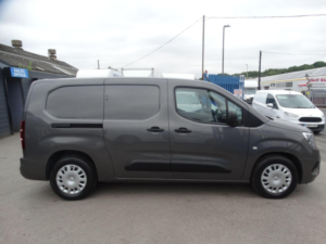 2022 Vauxhall Combo Electric 2300 50kwh Sportive Auto L2 H1 6dr in Grey — image 5