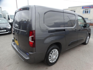 2022 Vauxhall Combo Electric 2300 50kwh Sportive Auto L2 H1 6dr in Grey — image 6