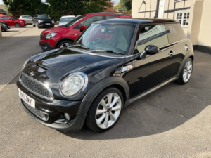 2011 MINI Hatch 1.6 Cooper S Hatch in Black — image 3
