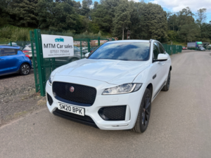 2020 Jaguar F-Pace 2.0 D180 Chequered Flag SUV 5dr Diesel Auto AWD Euro 6 (s/s) (180 Ps) in White — image 2