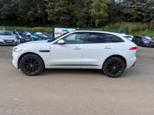 2020 Jaguar F-Pace 2.0 D180 Chequered Flag SUV 5dr Diesel Auto AWD Euro 6 (s/s) (180 Ps) in White — image 3