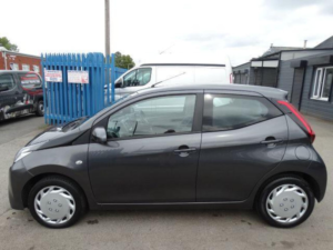 2021 Toyota Aygo 1.0 Vvt-I X-Play Euro 6 (s/s) 5dr in Grey — image 4